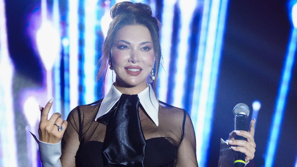 Ebru Yaşar izdihamı!