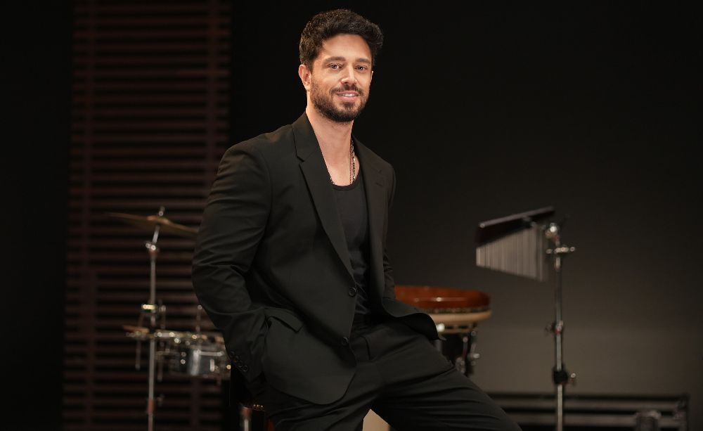 Murat Boz 10 yıldır demlenen şarkısını kliplendirdi