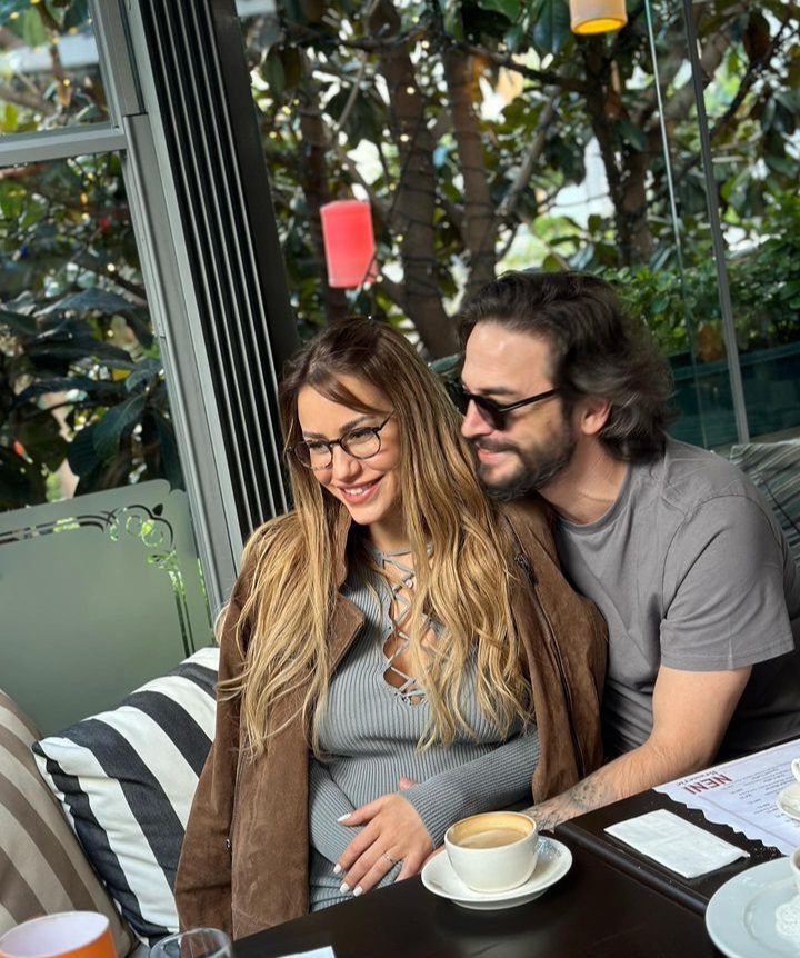 Temmuz ayında evlenen ünlü çift Ahmet Kural ile Gizem Şahin çocukları olacağını açıkladı 