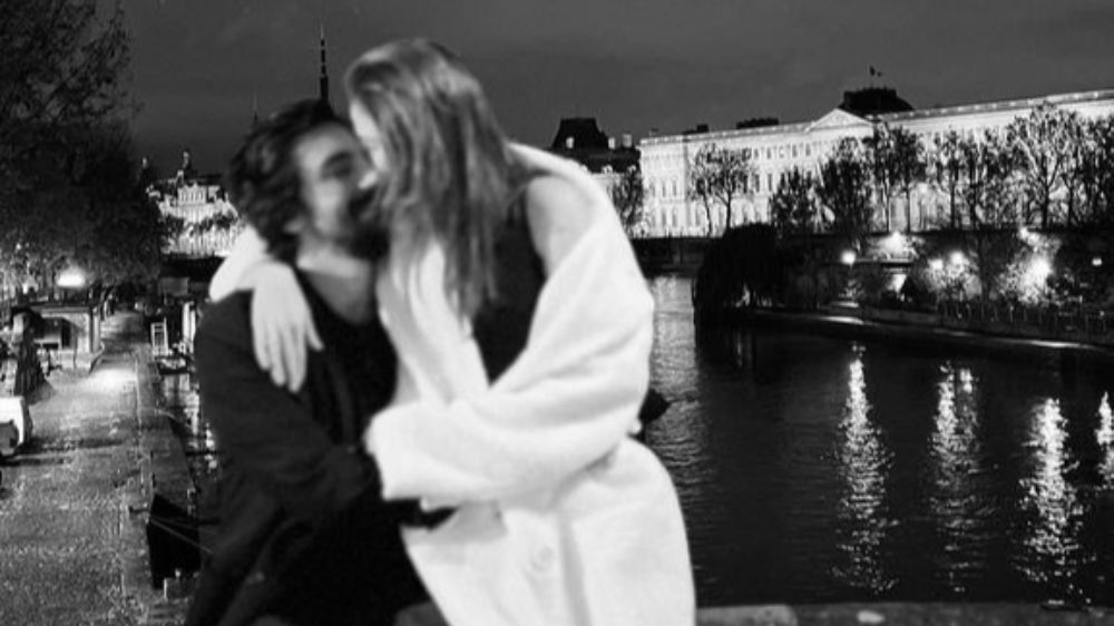 Ünlü oyuncu Alina Boz ve Umut Evirgen'den aşk pozu