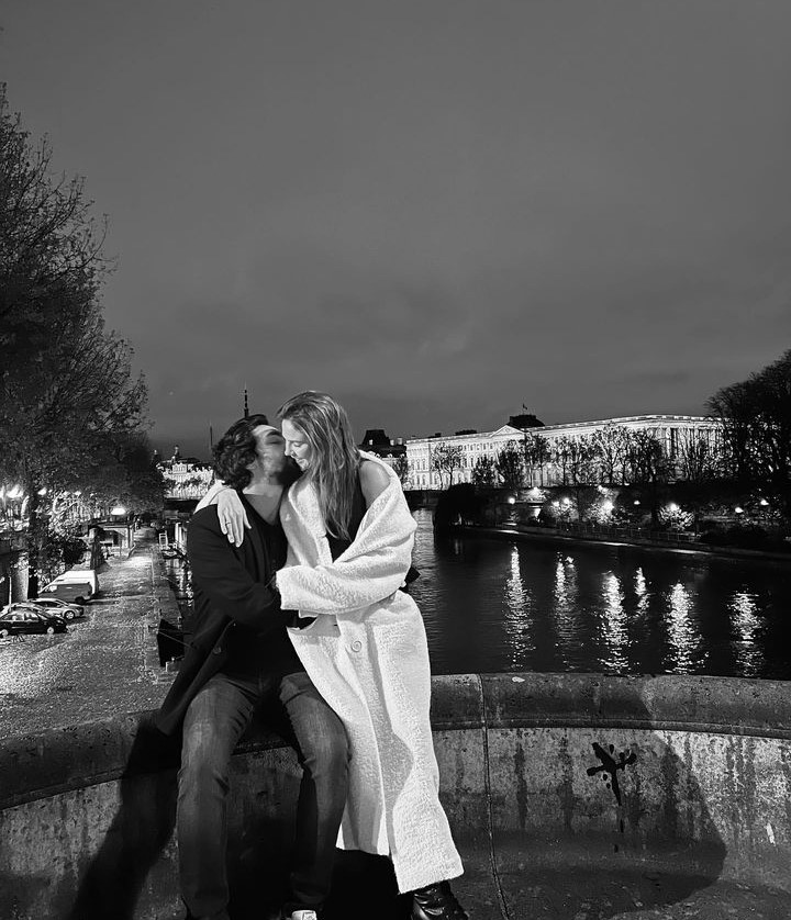 Ünlü oyuncu Alina Boz ve Umut Evirgen'den aşk pozu