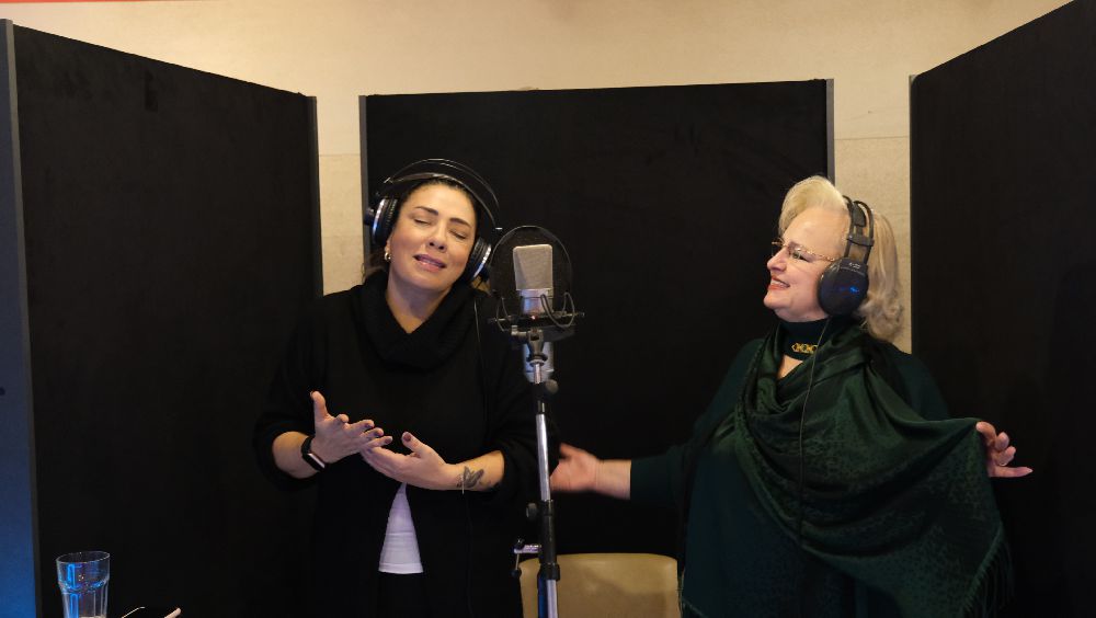 Yıldız sanatçılar öğretmenleri için söyledi