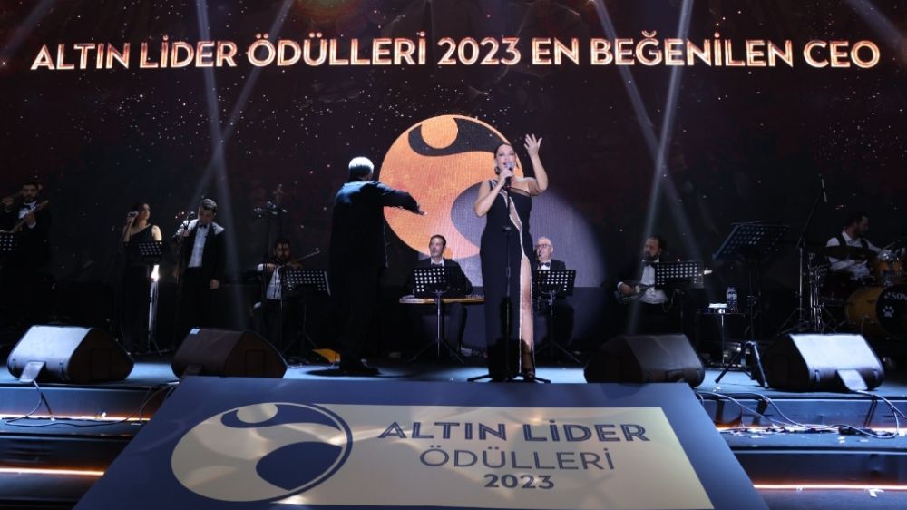 Altın Lider Ödülleri Büyülü Gala Geceleri yıldızlar geçidine sahne oldu