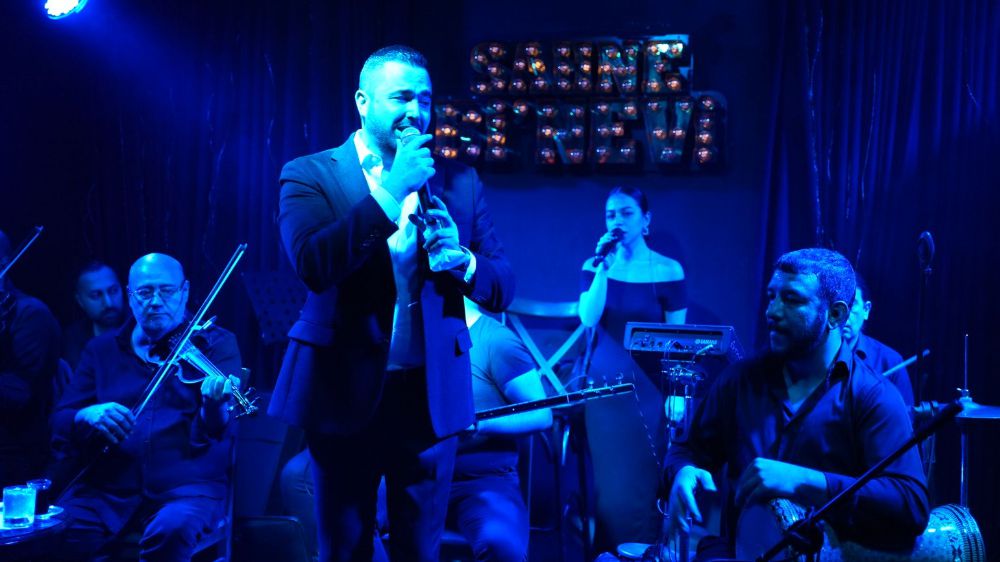 Bi Nevi İstanbul'da arabesk gecesi