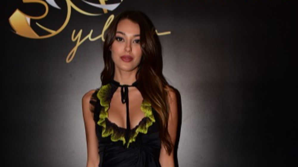 Davete ünlü isimler akın etti