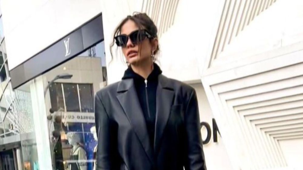  Demet Özdemir'den siyah kombin