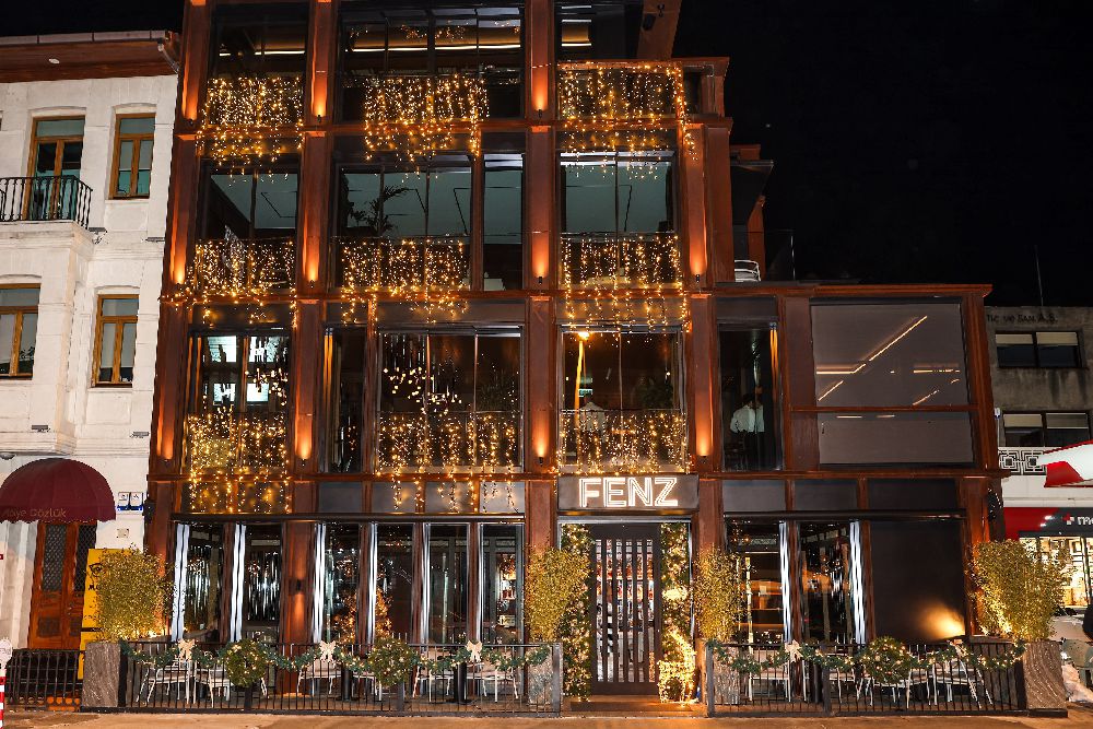 Fenz’de yılbaşı gecesi: Boğaz manzarası eşliğinde lezzet şöleni   