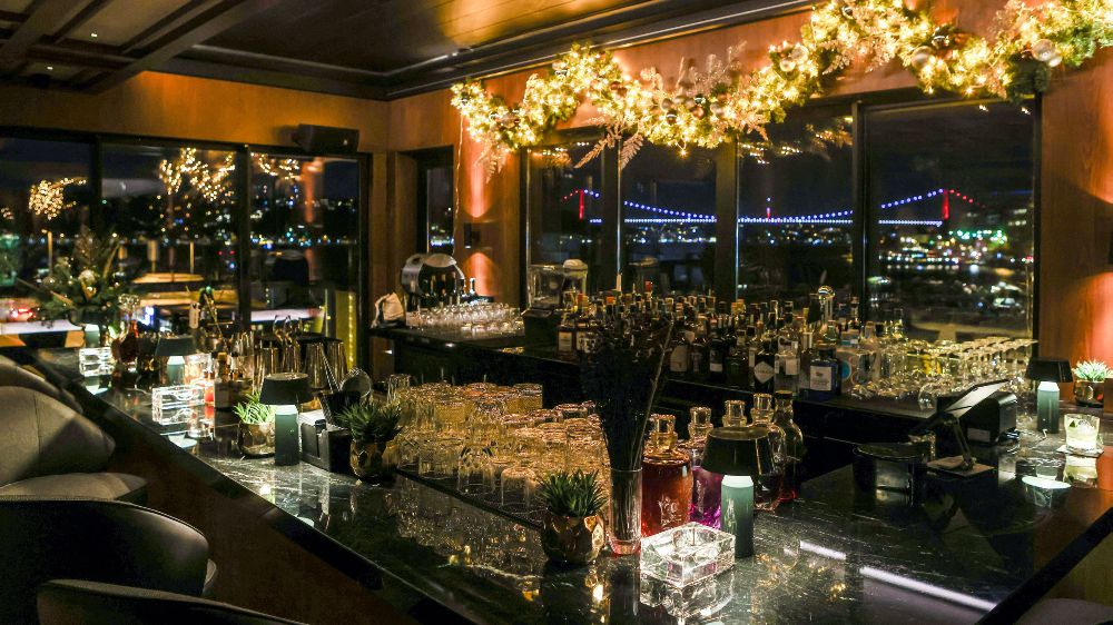 Fenz’de yılbaşı gecesi: Boğaz manzarası eşliğinde lezzet şöleni   