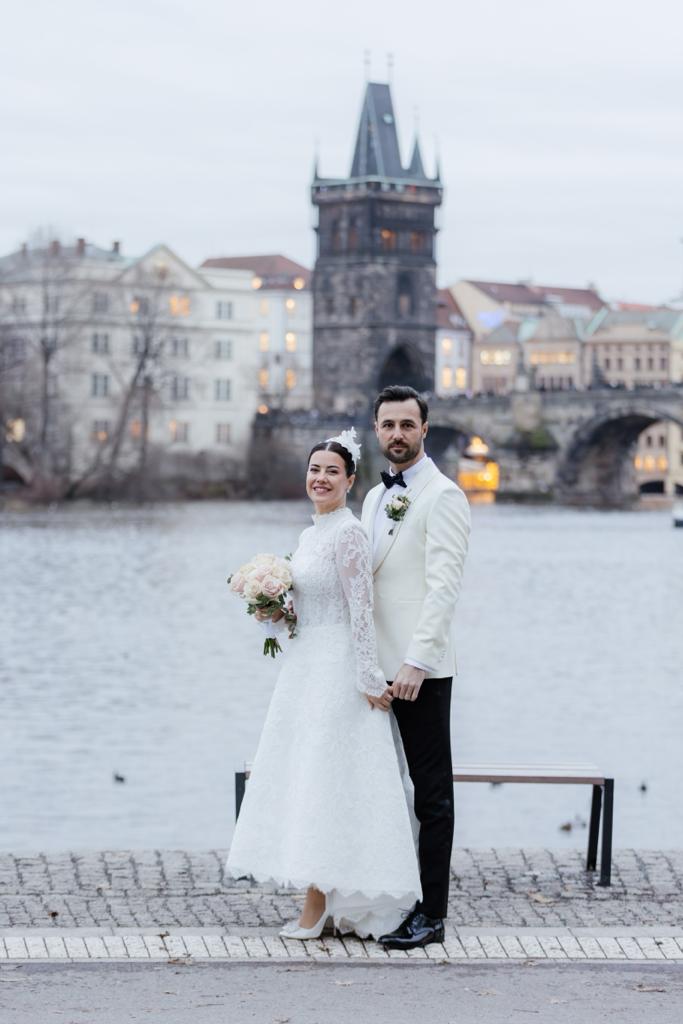 Hacer ve Onur Pala çifti Prag'ta rüya gibi bir düğünle evlendi