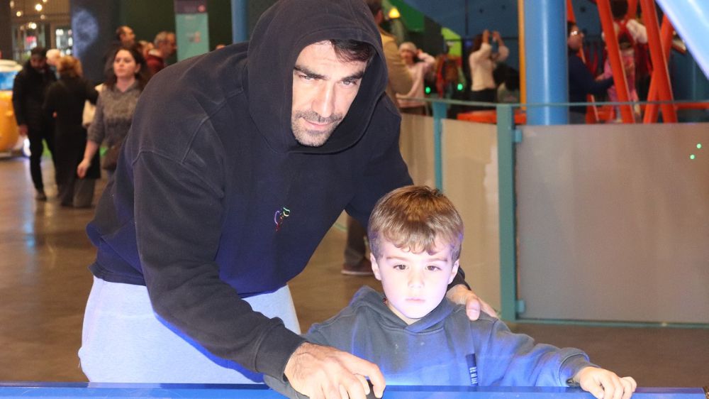 İbrahim Çelikkol oğlu Ali ile oyunlar oynadı