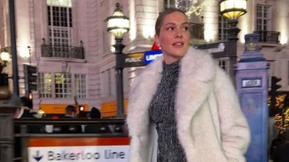 İki senedir Londra'da yaşayan Bergüzar Korel bakın ülkenin hangi kuralına ayak uydurdu?