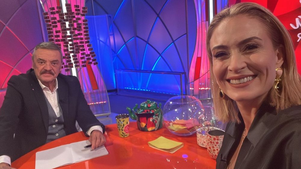 Mesut Akusta komalık olduğunu itiraf etti!