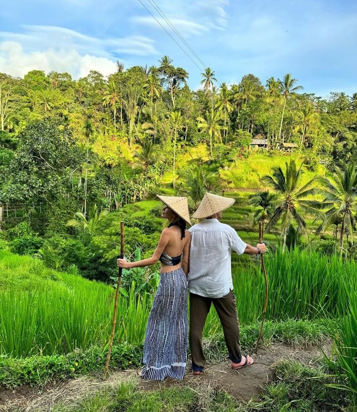 Ünlü çift Mustafa Sandal ile Melis Sütşurup'dan Bali pozu