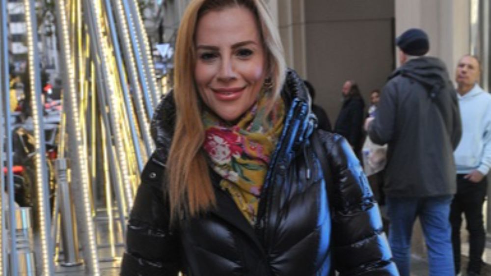 Ünlü şarkıcı Züleyha soluğu doktorda aldı!