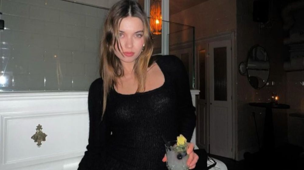 Afra Saraçoğlu'ndan dikkat çeken Barselona fotoğrafları