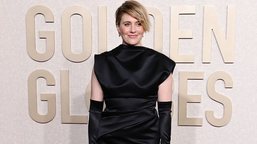 "Barbie"nin yönetmeninden Altın Küre'de siyah şıklık