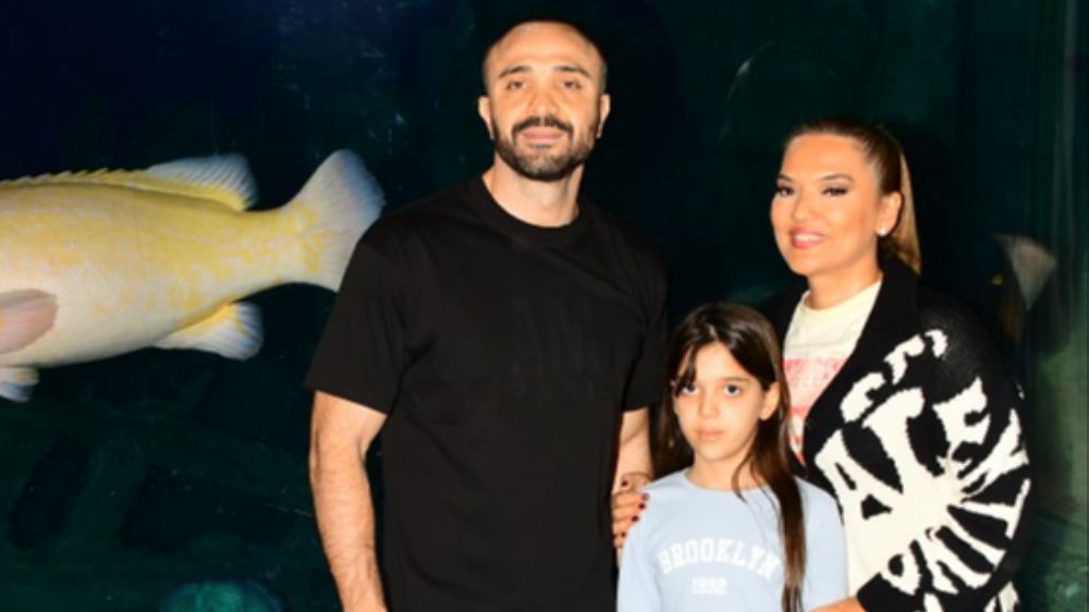 Demet Akalın, Okan Kurt ve Hira'nın akvaryum keyfi