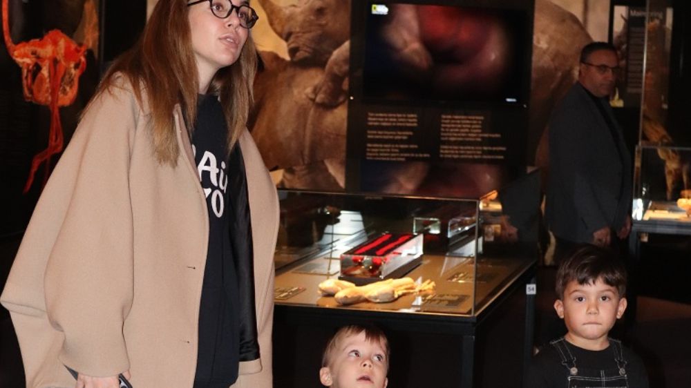 Eser-Berfu Yenenler çifti günü çocuklarına ayırdı