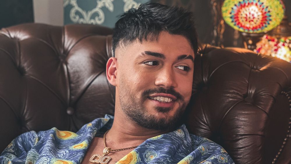 Fenomenlere ve güzellik merkezlerine özel şarkı