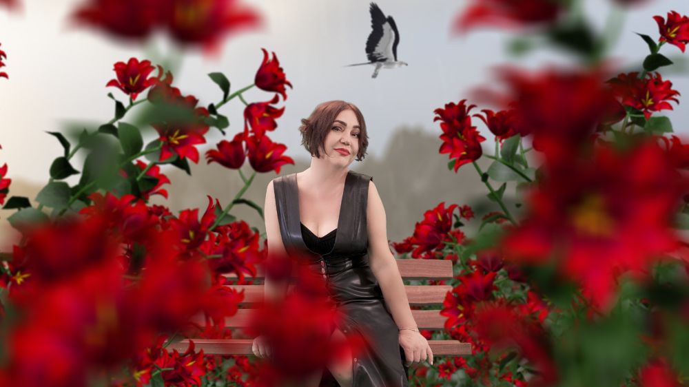 Nazan Öncel dinleyicisini ‘Kara Plak’ lansmanında buluşturuyor