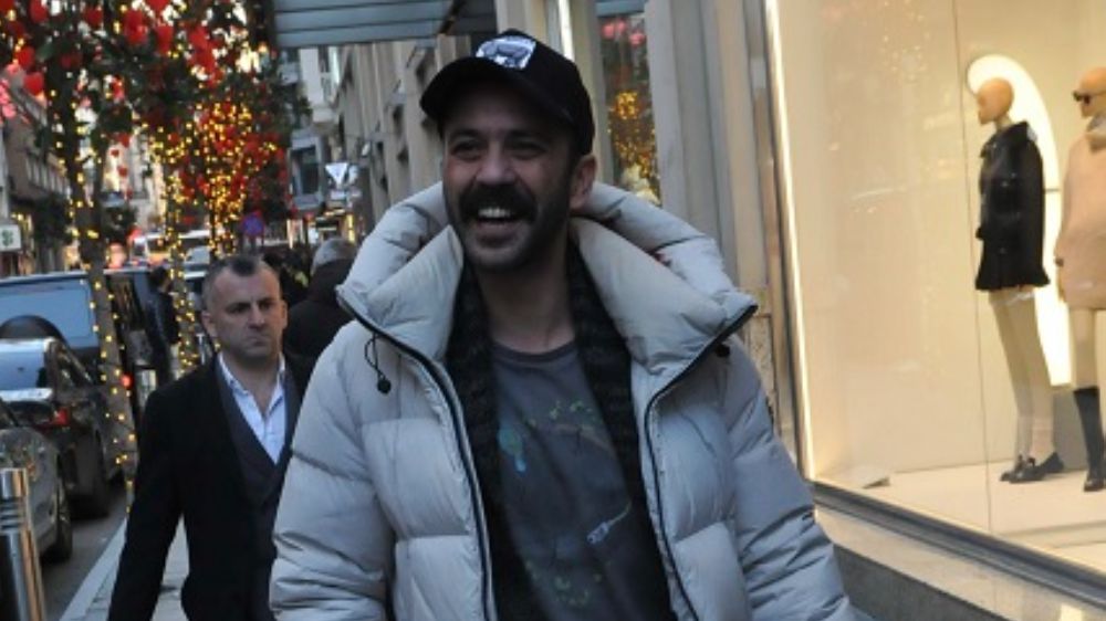 Sarp Akkaya'yı görenler gözlerine inanamadı!