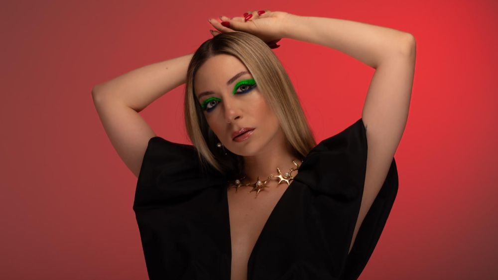 Sera Tübek bu kez ‘Müsaade Et’ diyor