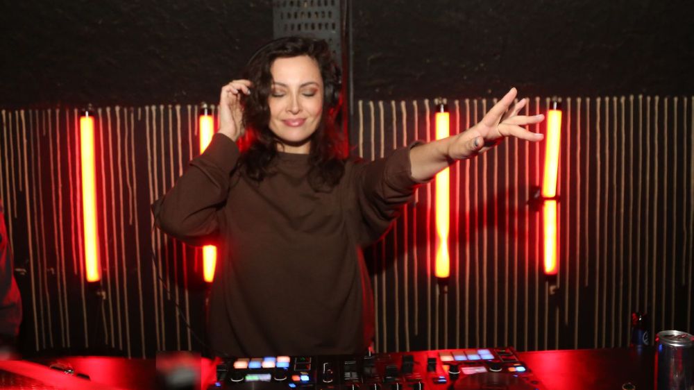 Ünlü oyuncu DJ'lik yaptı...