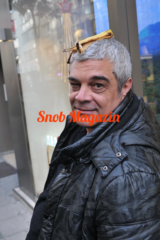 Ünlü oyuncu Murat Prosçiler kafasında muz kabuğunu taşıdı! Taşıma sebebi şok etti!