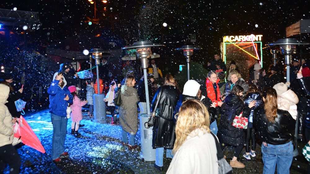 Yılın ilk karı Acarkent’e yağdı