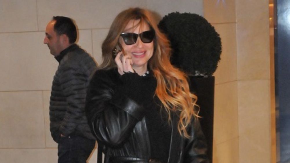 Bilge Öztürk genç sevgilisine yemek yapmak için özel bıçak aldı