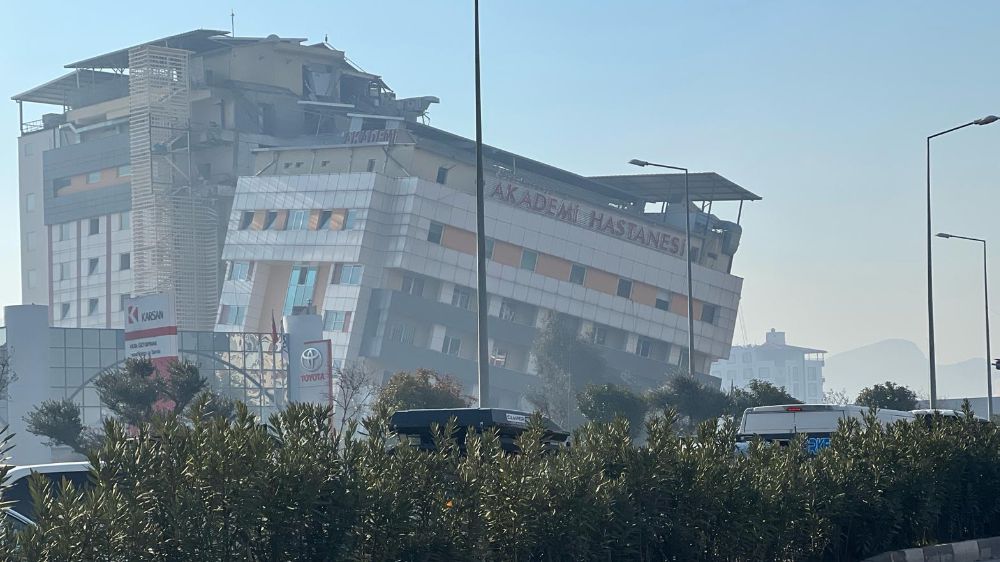 Birlik ve Dayanışma Sendikası: Büyük felaketin üzerinden bir yıl geçerken yıkılan ASM’lerin yerine hala yeni binalar yapılmadı!