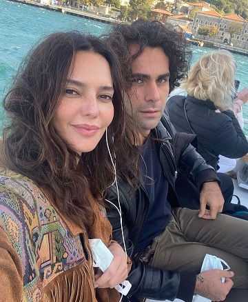 Hande Ataizi'nin Sevgililer Günü açıklaması dikkat çekti!