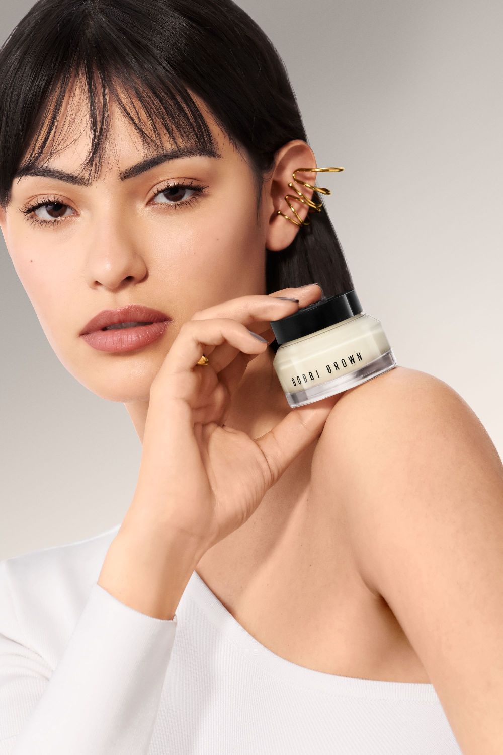 Makyaja hazır sağlıklı görünen bir cilt ile uyanın