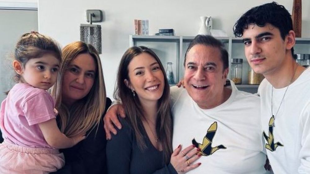 Mehmet Ali Erbil çocuklarıyla bir araya geldi