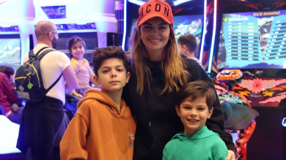 Pelin Karahan çocuklarıyla doyasıya eğlendi