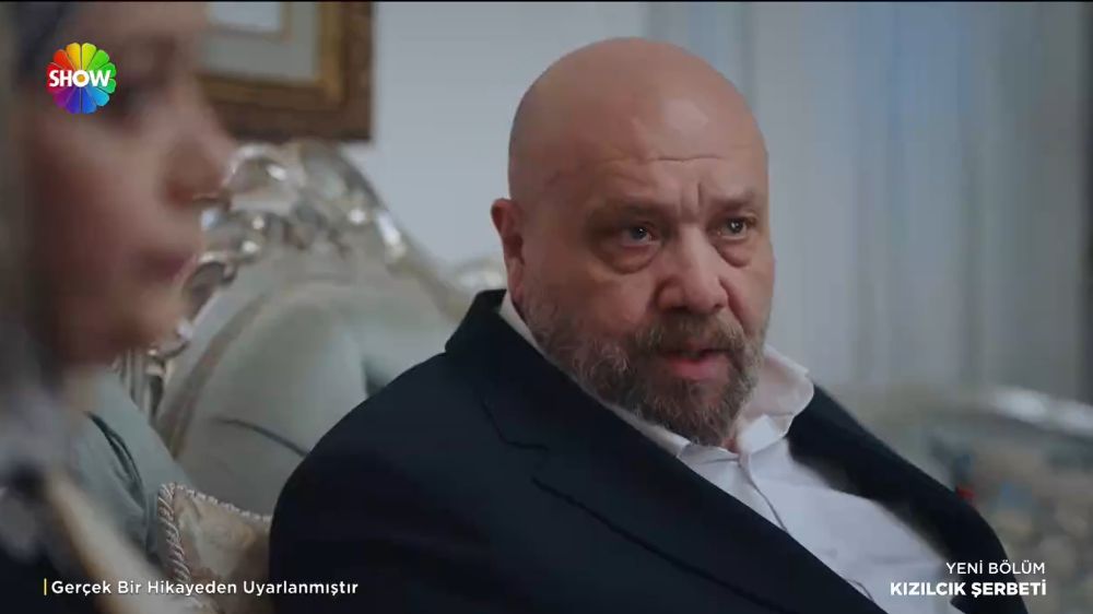 Ahmet Mümtaz Taylan 'Kızılcık Şerbeti' dizisinde göründü!