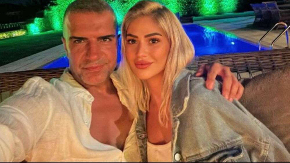 Berdan Mardini öğretmen olan sevgilisine destek