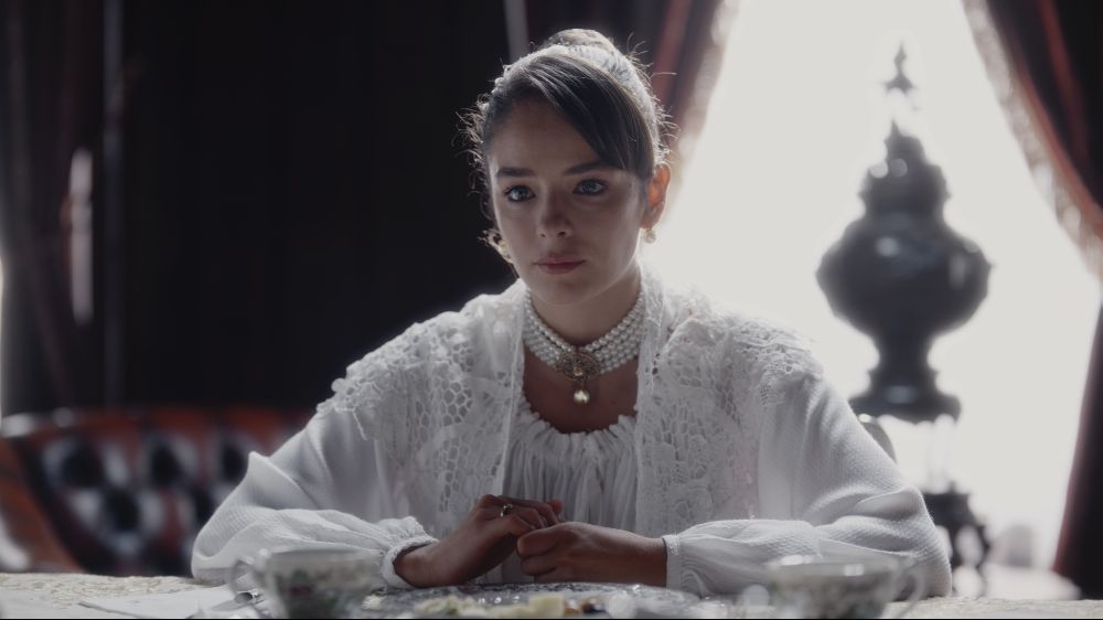 ‘Cadı’ filminden güçlü kadın karakterlerin yer aldığı çarpıcı yeni teaser paylaşıldı