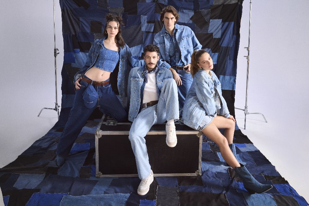 Kubilay Aka marka yüzü olduğu firmanın ilkbahar-yaz sezonunu tanıttı