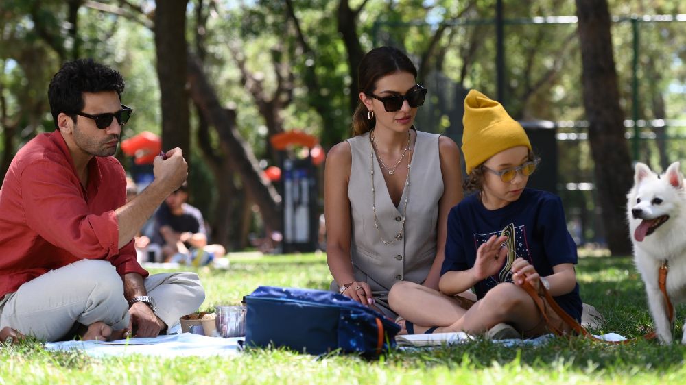 Kaan Urgancıoğlu ve Melisa Aslı Pamuk'un başrolünü paylaştığı 'Sen Yaşamaya Bak' filminin yayın tarihi belli oldu