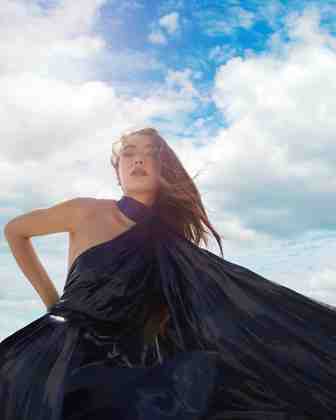 Neslihan Atagül Amerika'nın 'Hola' dergisine ikinci kez kapak oldu