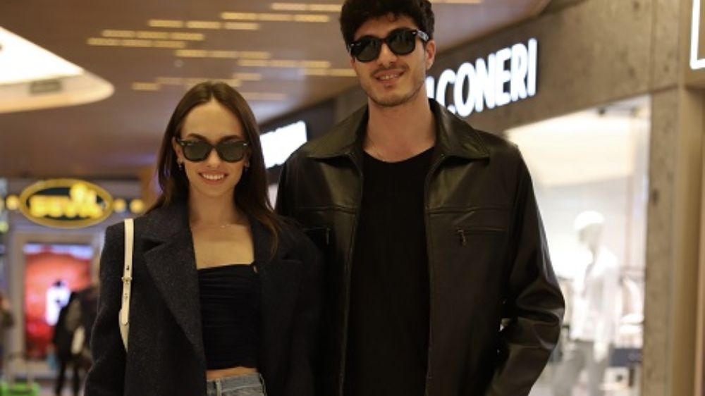 Sevgililer Enes Koçak ve Eylül Tumbar'ın AVM tarzı...