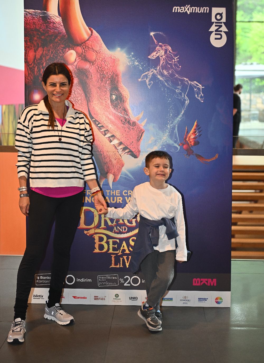 Ünlü isimler çocuklarıyla unutulmaz bir şov izledi