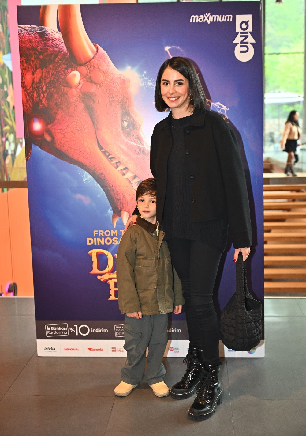 Ünlü isimler çocuklarıyla unutulmaz bir şov izledi