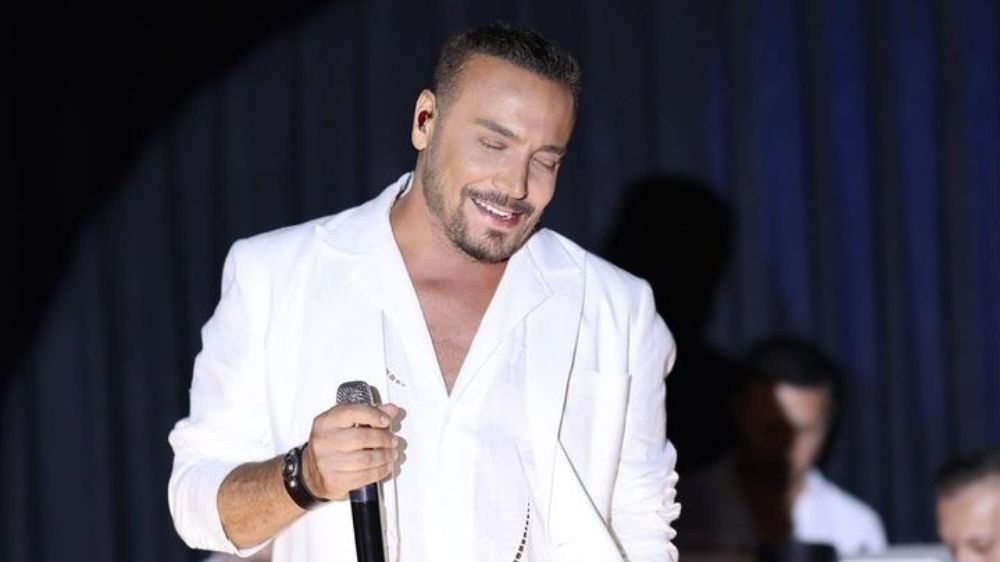 Yüzüne birtakım estetikler yaptıran Cenk Eren son halini paylaştı