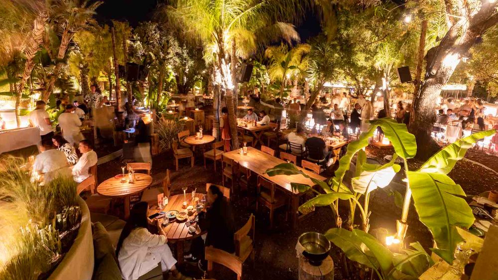 Alaçatı’nın tropik bahçesi Isla’dan yeni sezona “Merhaba”