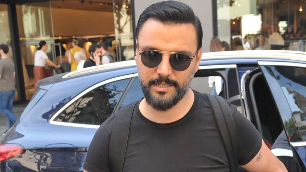 Alişan koluna ilk kez dövme yaptı! Mahsun Kırmızıgül ve Özcan Deniz ile görüşüyor mu?