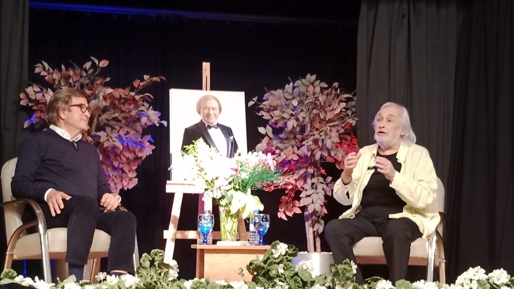 Erol Evgin 'Müjdat Gezen ile Bizim Ev'e konuk oldu   