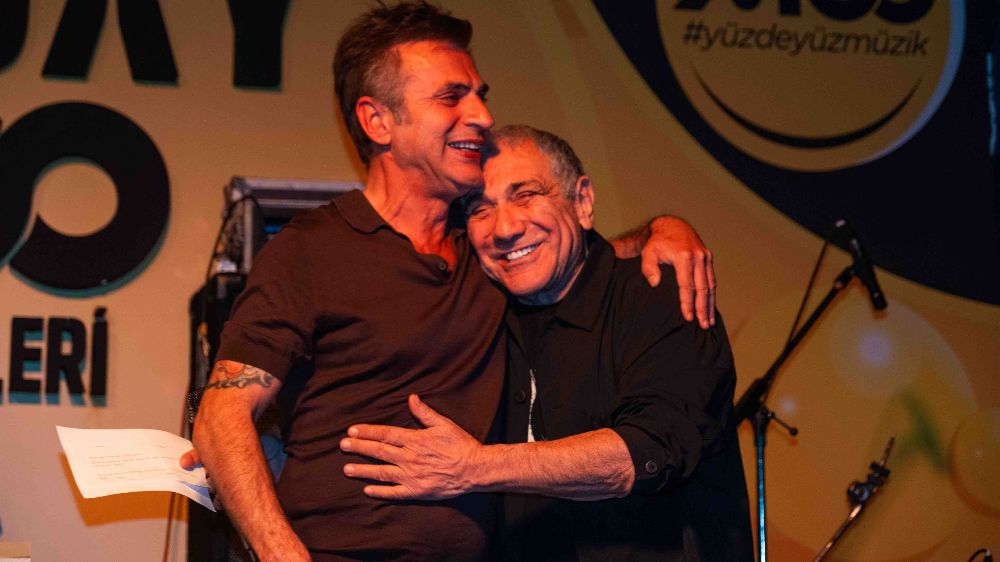 Harun Tekin ve Teoman’dan duygu dolu anlar