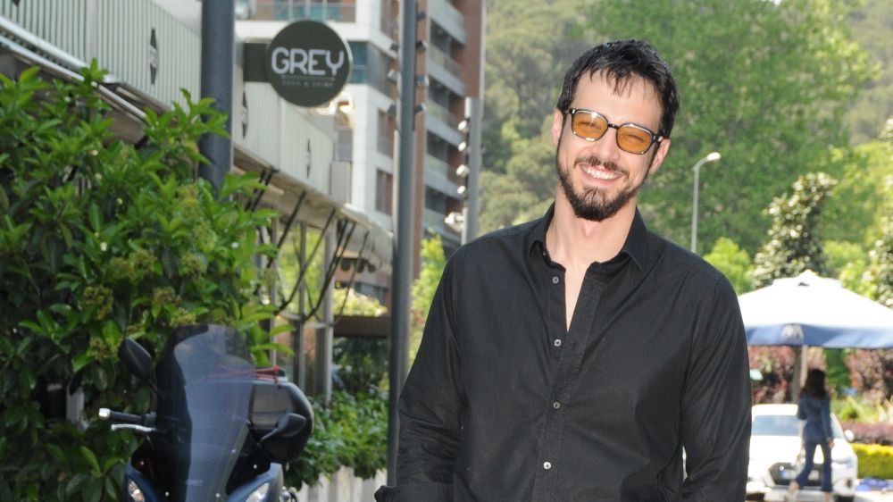 Mert Yazıcıoğlu'ndan Özcan Deniz'e övgü dolu sözler